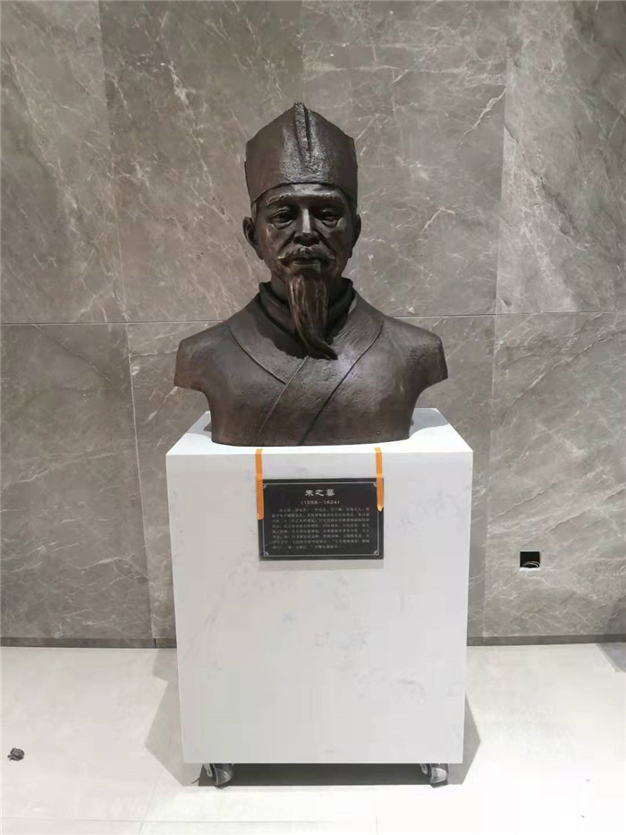 名人雕塑